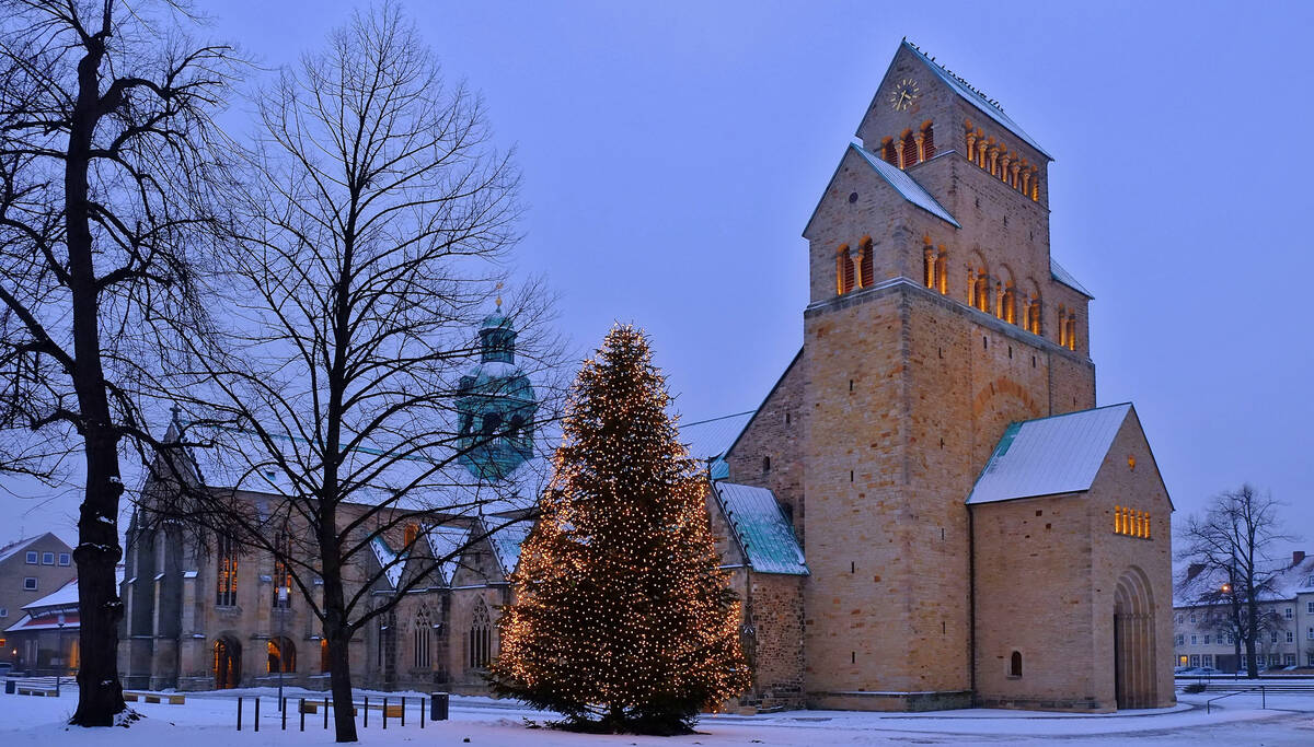 Der Hildesheimer Dom zur Weihnachtszeit