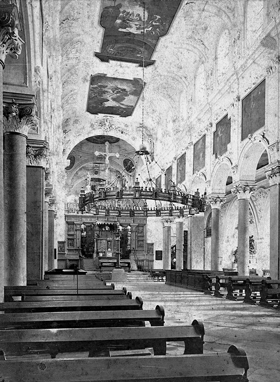 In den Jahren zwischen 1708 und 1731 wurde der Dom im Inneren barockisiert. Diese Aufnahme zeigt den Dom vor der Zerstörung im Jahr 1945.